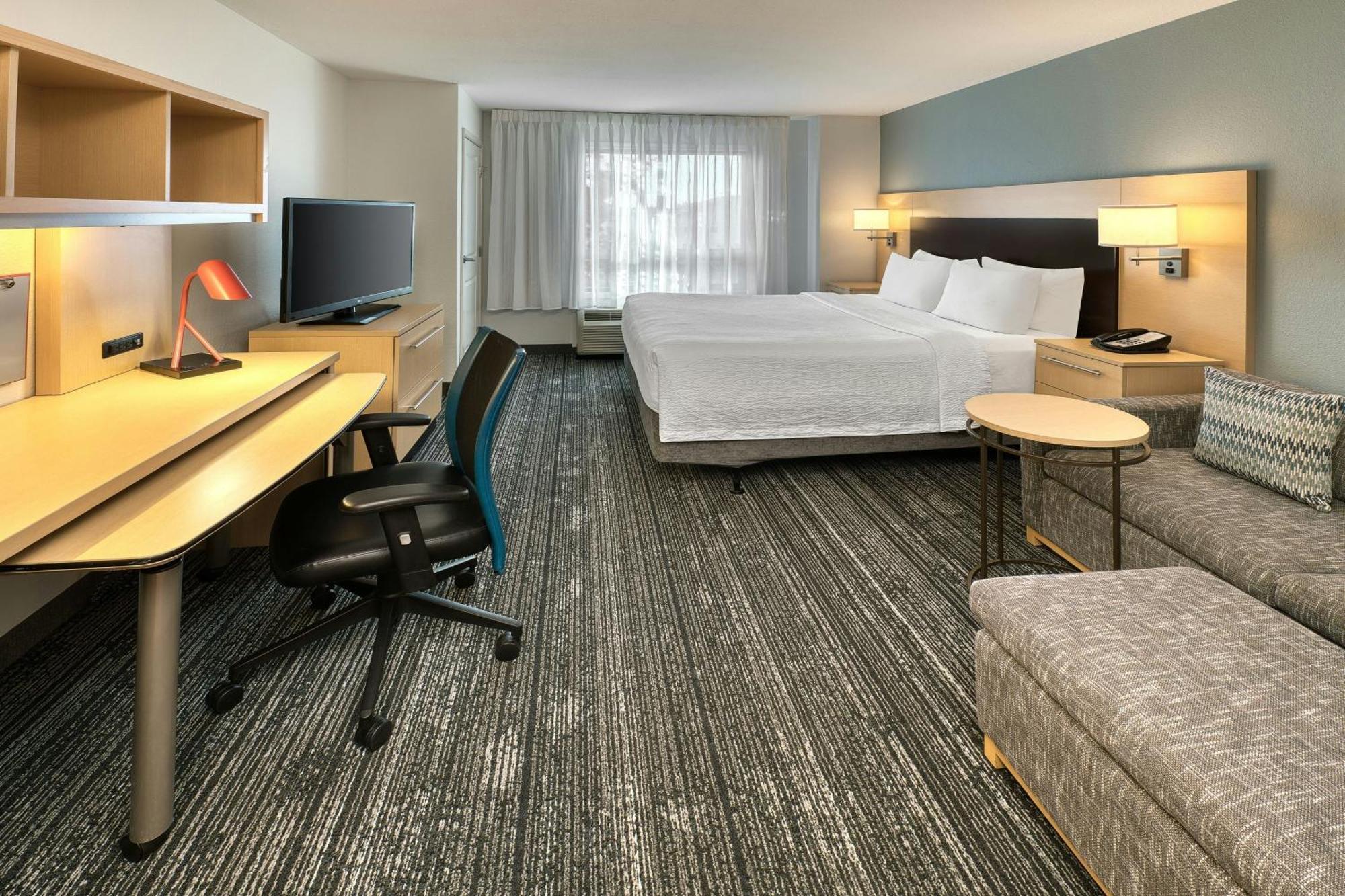 Hotel Towneplace By Marriott Red Deer
